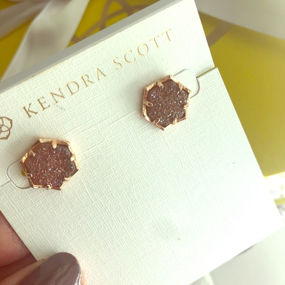 Kendra Scott Jewelry - 🛍⭐️💗Kendra Scott Gold Druzy Studs🛍⭐️💗